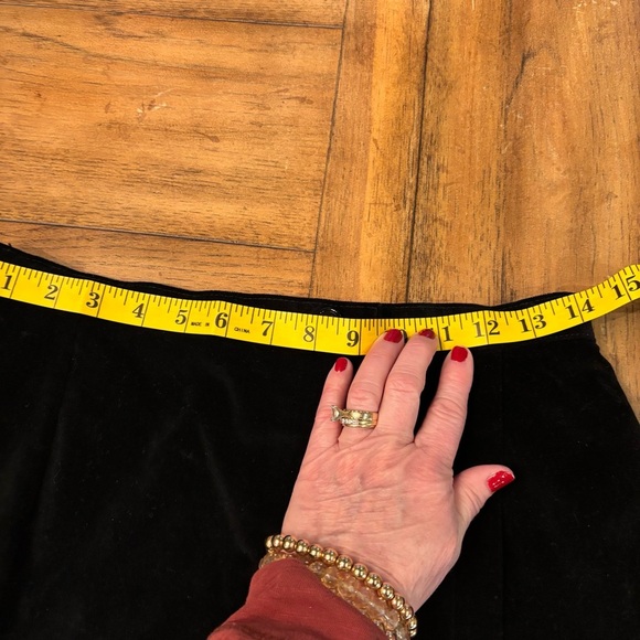 Vintage Jonathan Logan Black Velvet Button Front Skirt, size 13/14, Midi Chic - Picture 9 of 9